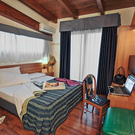 Hotel Aurora Wellness&SPA Tivoli Terme Exterior foto